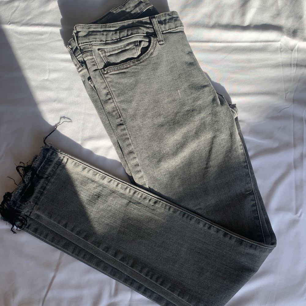 Grey distressed look “Levi 711 skinny jeans”